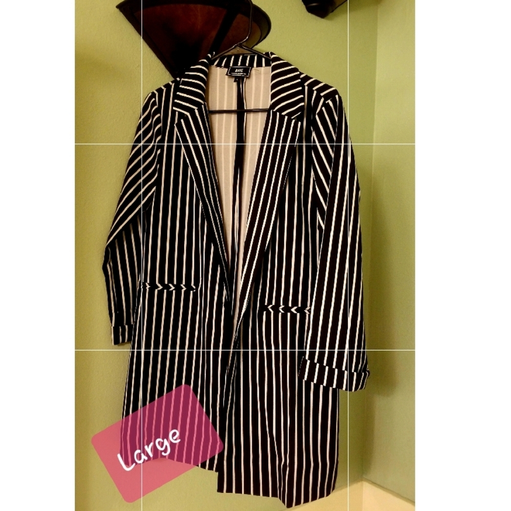 Blk/White Long Blazer - Large